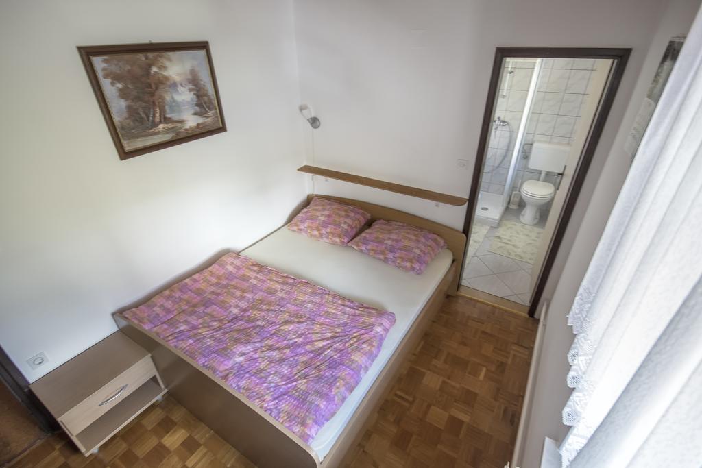 Gostilna Pension Blegos Poljane nad Škofjo Loko Habitación foto